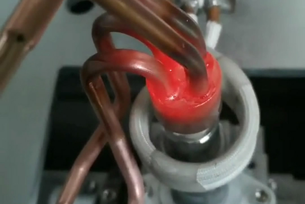 �����~��߀���ø��l���C��