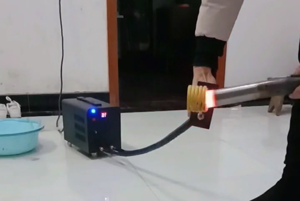 С���ֳ�ʽ�Б�(y��ng)�ӟ��O(sh��)��-220V늉�ݔ��