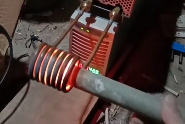 ��һ��С�͸Б�(y��ng)�ӟ��O(sh��)��ӟ�䓹��ж��