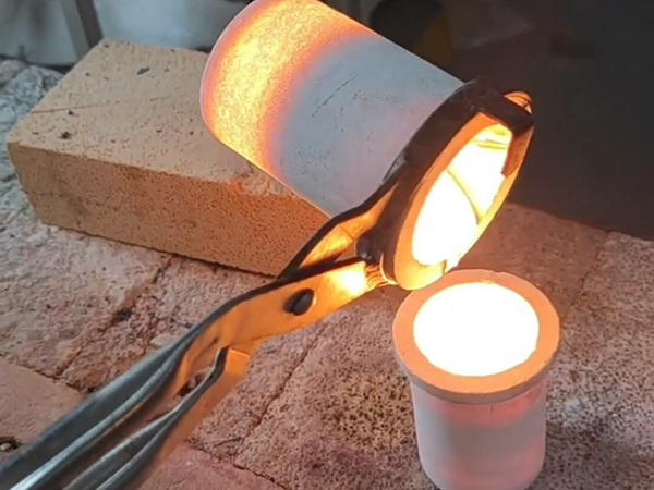 С�͸��l�۟��t���y�~�F�����۟��O��