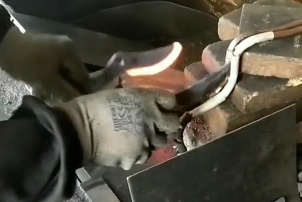 �ó����l����O�䌦���Ʒ��������^��