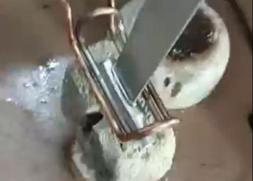 ���l���C�X���Ӵ��