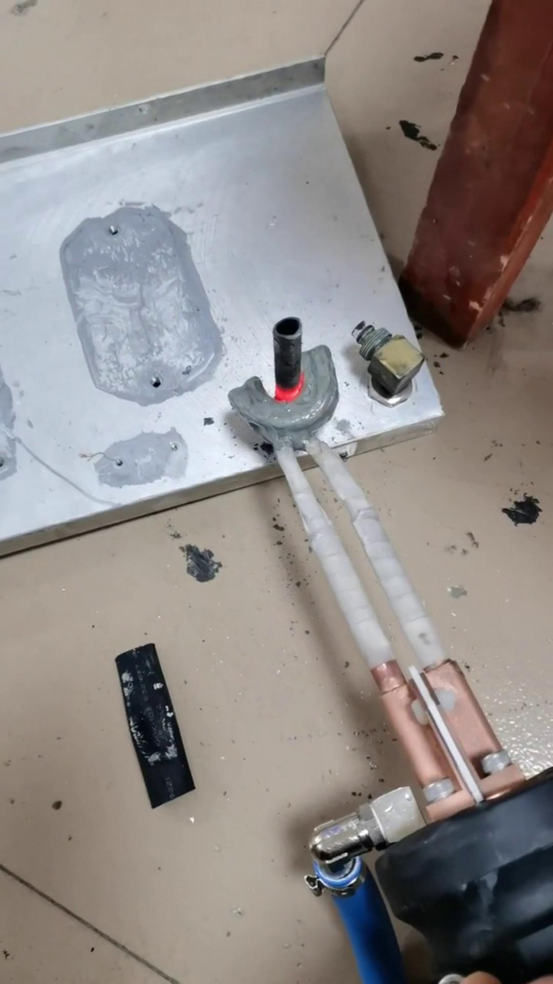 �ֳ�ʽ���l�ӟ�C(j��)ˮ��庸�ӸБ�(y��ng)���ӿ�������܇���{(di��o)��о�w������Դ늳���s�b�����~�ܡ����s�C(j��)��ɢ����