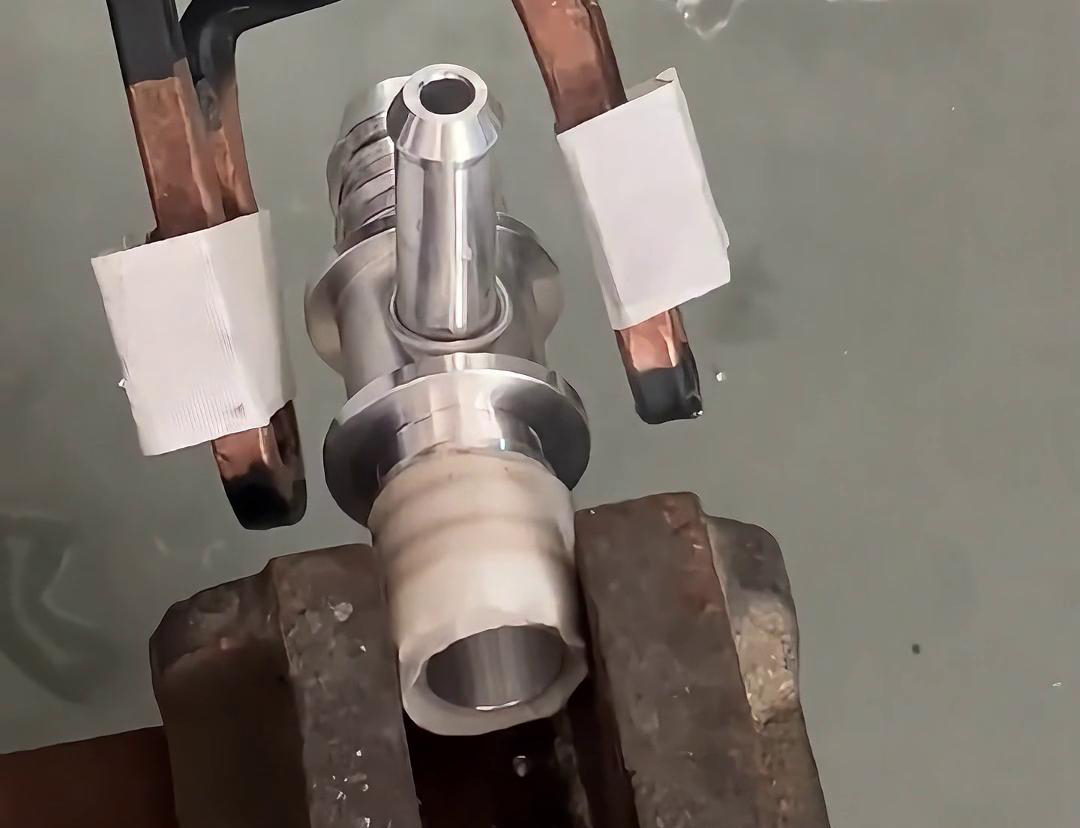 6系列鋁件管頭焊接任務，使用手持式高頻焊機進行試樣