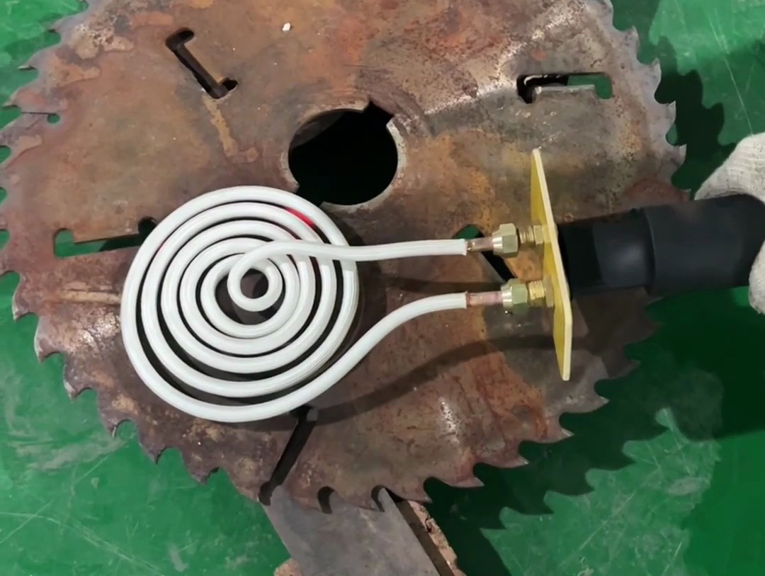 平面加熱靈活之選：海拓手持式感應加熱設備