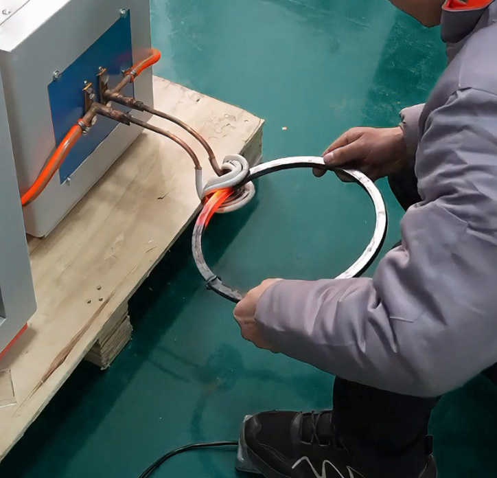 異形件、大件加熱不用愁！海拓開口感應(yīng)加熱線圈輕松破局