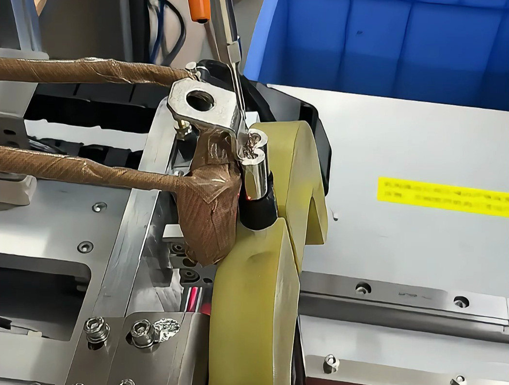 端子焊接不用愁！自動化高頻焊接設備，工人放線即完工