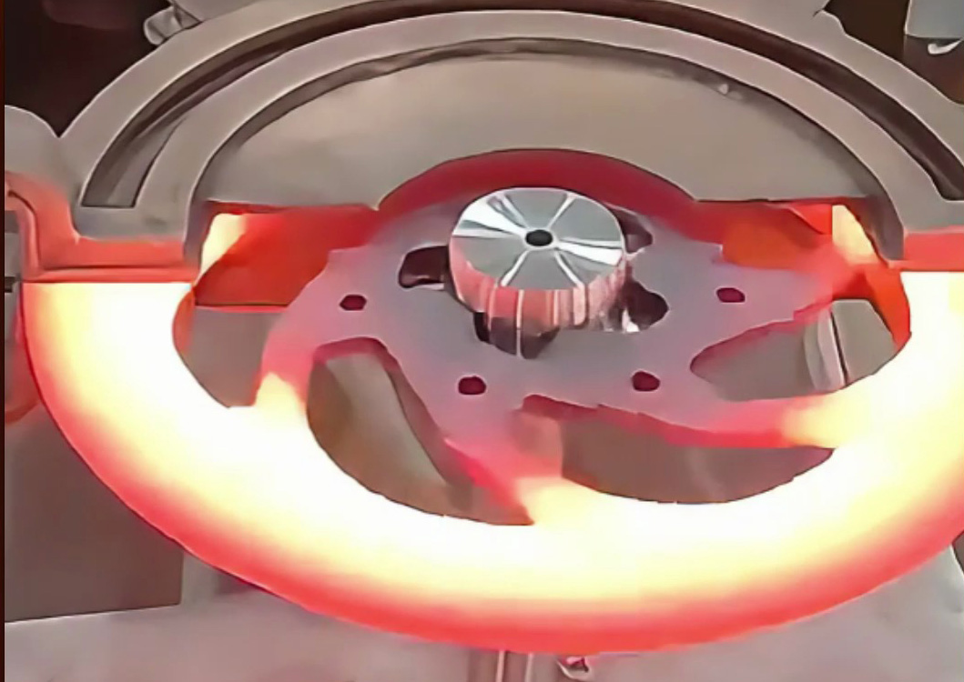 海拓高頻感應(yīng)淬火設(shè)備，汽車剎車片旋轉(zhuǎn)式淬火一步到位，助力高效工業(yè)生產(chǎn)！