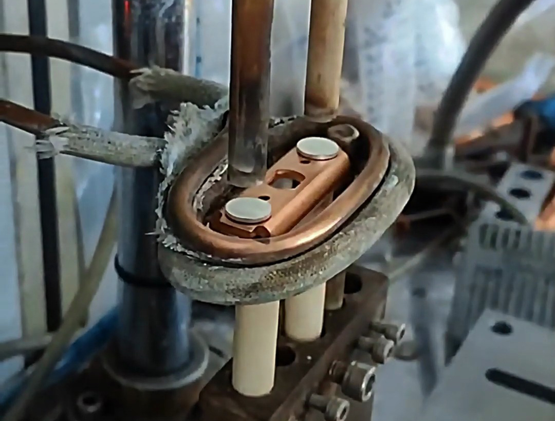 海拓高頻焊機實戰演示！銅與合金鋼異種金屬焊接全過程