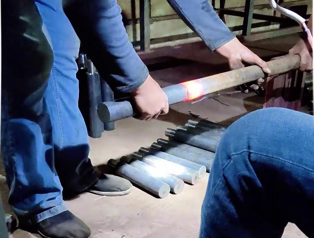 如何對(duì)軸類進(jìn)行熱裝配工藝?簡(jiǎn)單,一臺(tái)恒溫可控感應(yīng)加熱設(shè)備即可