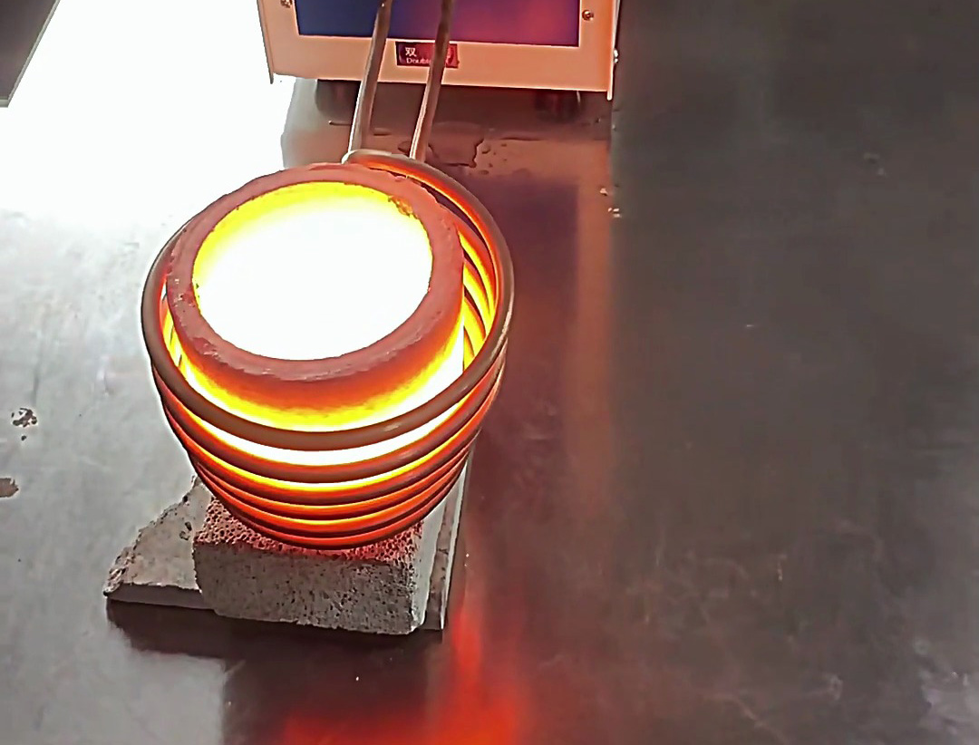 220V小型熔煉爐 是一種非常適用于實(shí)驗(yàn)室、教學(xué)、貴金屬回收、首飾加工等場(chǎng)景