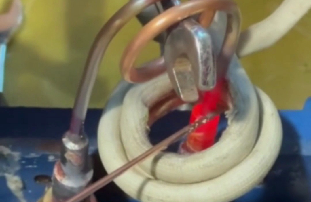 想提高銅件焊接效率和質(zhì)量嗎？那一定不能錯(cuò)過高頻焊接機(jī)