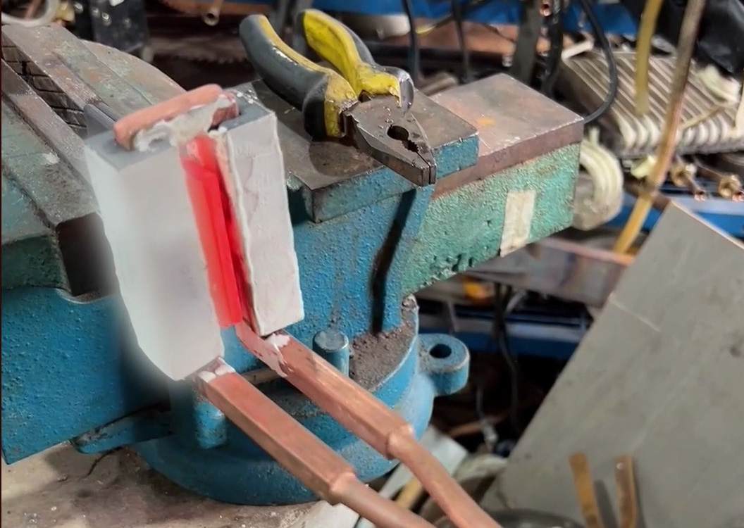 銅板焊接變形不牢固？不存在的！高頻焊機讓焊接更輕松！